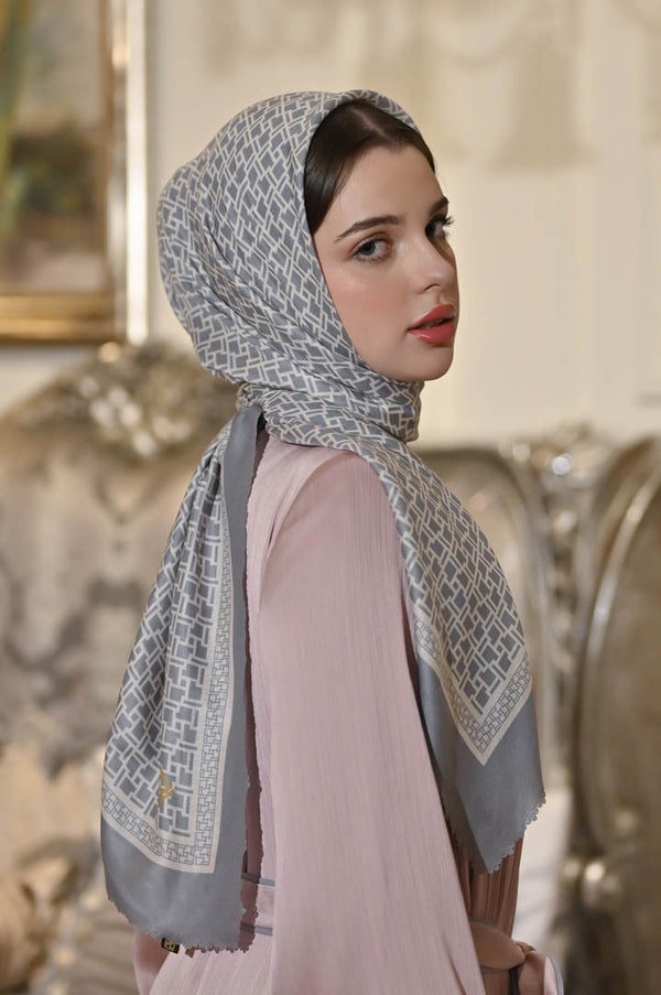 SIMPLY GREY SCARF