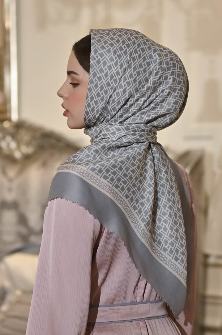 SIMPLY GREY SCARF