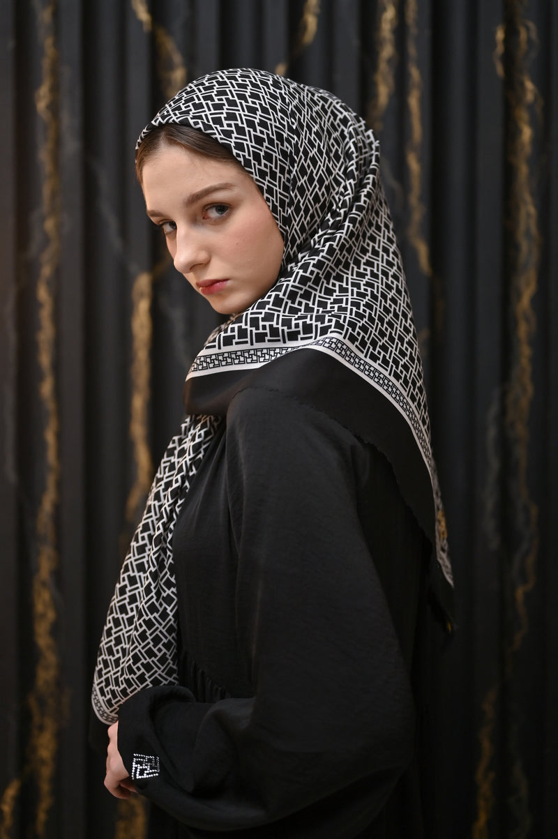 SIMPLY BLACK SCARF