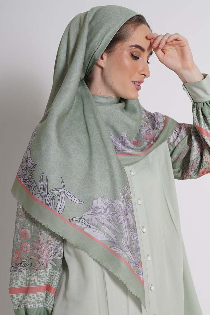 BEAUTY PARADISE GREEN SCARF